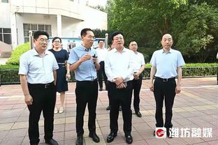 开心溢于言表？登贝莱赛后跳来跳去庆祝，还被卢卡斯泼了三次水